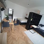 Bright And Quiet Apartments, Just 10 Minutes To U4, U6 And Schoenbrunn Palace